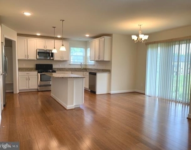 10301 Bluebird Court - Photo Thumbnail 3