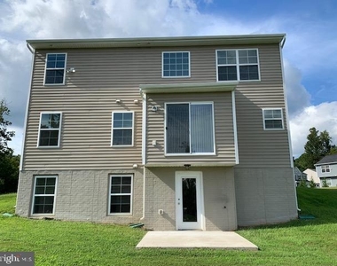 10301 Bluebird Court - Photo Thumbnail 12