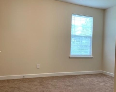 10301 Bluebird Court - Photo Thumbnail 7