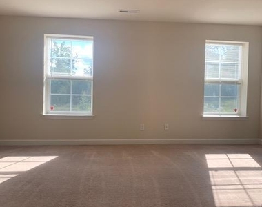 6918 Lunette Lane - Photo Thumbnail 14