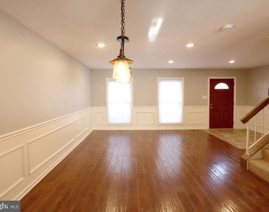 1897 Inglebrook Drive - Photo Thumbnail 3