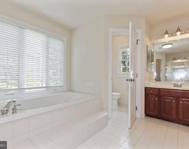 8409 Link Hills Loop - Photo Thumbnail 22
