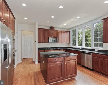 8409 Link Hills Loop - Photo Thumbnail 10