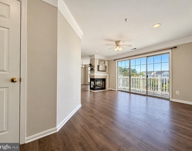 46924 Courtyard Square - Photo Thumbnail 2
