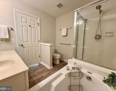46924 Courtyard Square - Photo Thumbnail 19