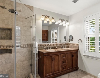5459 Cheshire Meadows Way - Photo Thumbnail 5