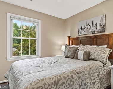 5459 Cheshire Meadows Way - Photo Thumbnail 6