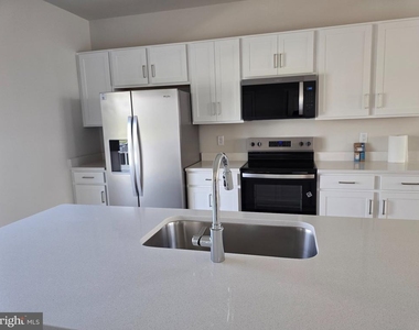 110 Sioux Loop - Photo Thumbnail 12