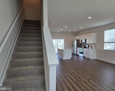 110 Sioux Loop - Photo Thumbnail 6