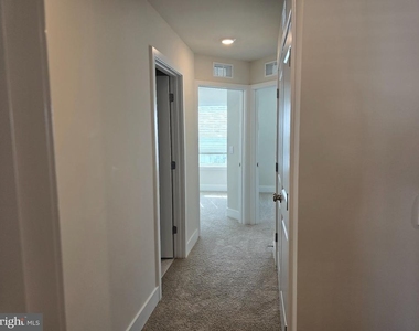 110 Sioux Loop - Photo Thumbnail 20