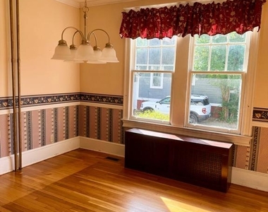 909 N Ivy Street - Photo Thumbnail 9