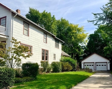 909 N Ivy Street - Photo Thumbnail 28