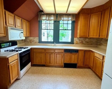 909 N Ivy Street - Photo Thumbnail 19