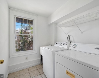447 Dupont Street - Photo Thumbnail 14