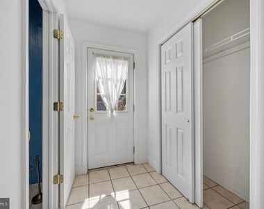 447 Dupont Street - Photo Thumbnail 10