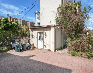 447 Dupont Street - Photo Thumbnail 23
