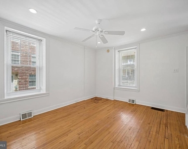 447 Dupont Street - Photo Thumbnail 3