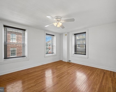 447 Dupont Street - Photo Thumbnail 12