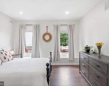 1939 Watkins Street - Photo Thumbnail 14