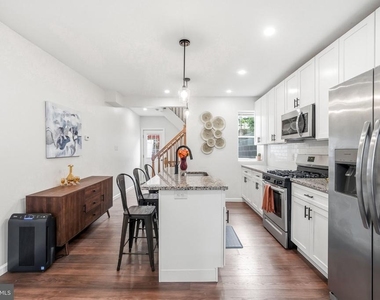 1939 Watkins Street - Photo Thumbnail 3