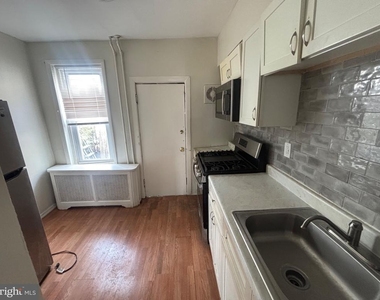 725 Cornwall Street E - Photo Thumbnail 3