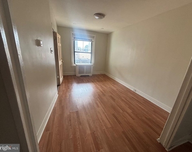 725 Cornwall Street E - Photo Thumbnail 7