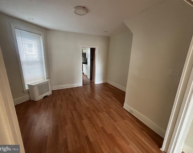 725 Cornwall Street E - Photo Thumbnail 2