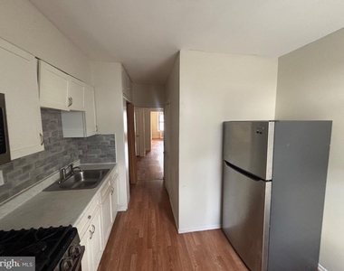 725 Cornwall Street E - Photo Thumbnail 4