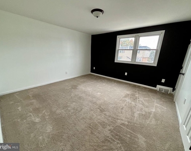 3657 N Hereford - Photo Thumbnail 12