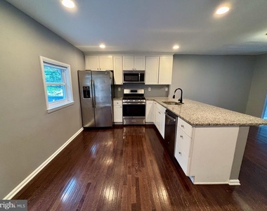3657 N Hereford - Photo Thumbnail 5