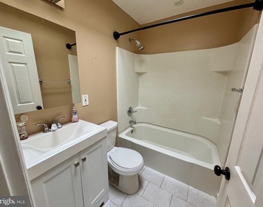 3657 N Hereford - Photo Thumbnail 14