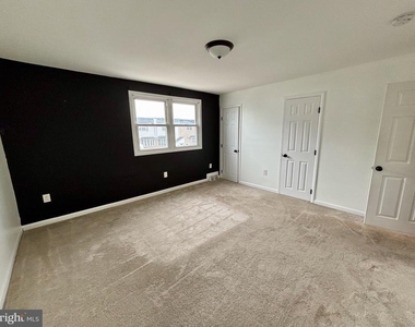3657 N Hereford - Photo Thumbnail 13