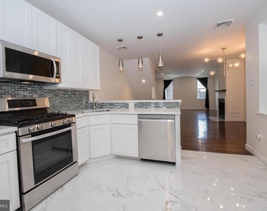 531 S 17th Street - Photo Thumbnail 3