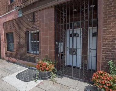 531 S 17th Street - Photo Thumbnail 1