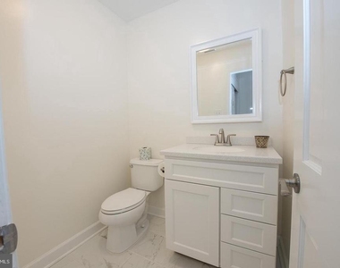531 S 17th Street - Photo Thumbnail 5