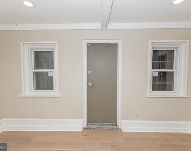 901 Clinton Street - Photo Thumbnail 17