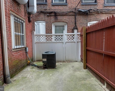 901 Clinton Street - Photo Thumbnail 19