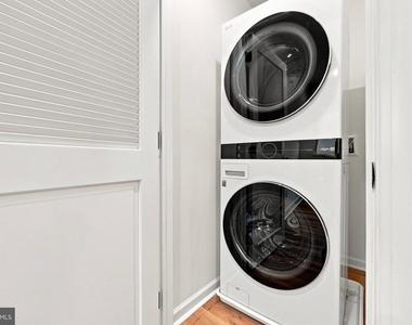 513 W Norris St Street W - Photo Thumbnail 2