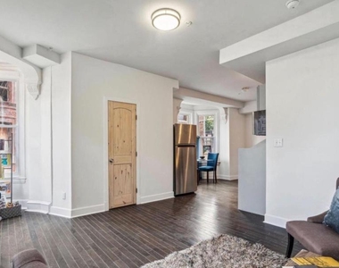 2814 W Oxford Street - Photo Thumbnail 5