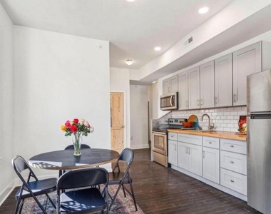 2814 W Oxford Street - Photo Thumbnail 4