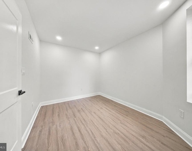 5104 Warrington Avenue - Photo Thumbnail 25