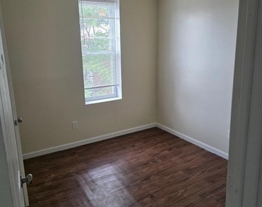 6343 N Vine Street - Photo Thumbnail 5