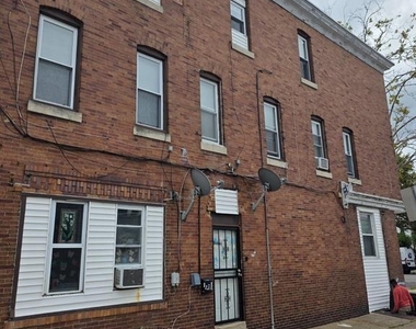6343 N Vine Street - Photo Thumbnail 1
