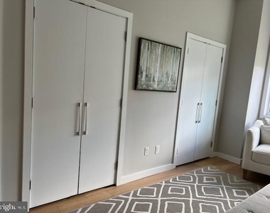 817 Lawrence St - Photo Thumbnail 14