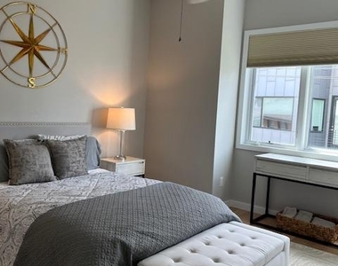 817 Lawrence St - Photo Thumbnail 16