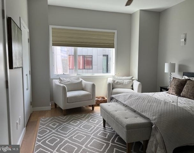 817 Lawrence St - Photo Thumbnail 15