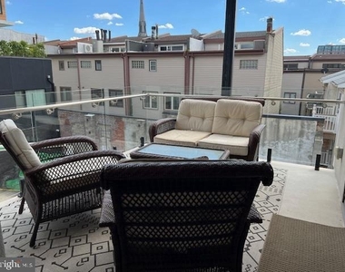 817 Lawrence St - Photo Thumbnail 9