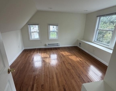 217 Simpson Road - Photo Thumbnail 11