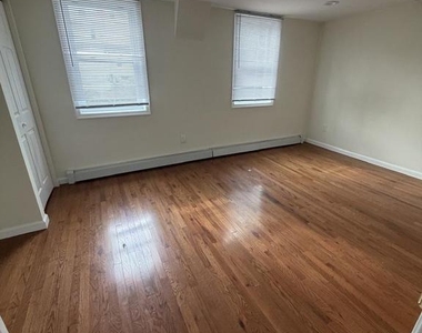 217 Simpson Road - Photo Thumbnail 7
