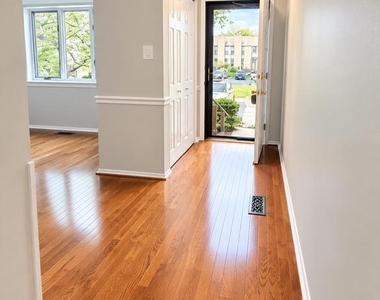 110 Palace Court - Photo Thumbnail 2